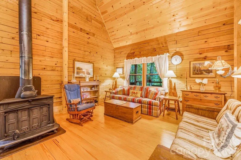 51 Spruce Street Maggie Valley NC 28751