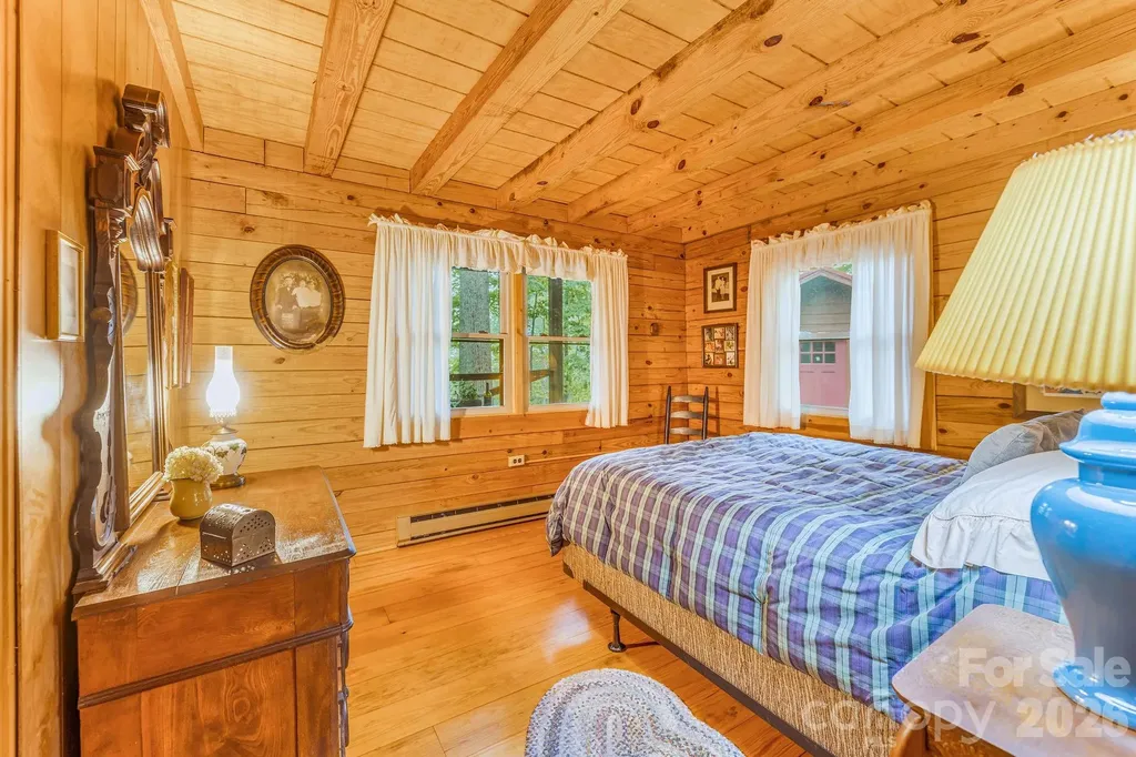 51 Spruce Street Maggie Valley NC 28751