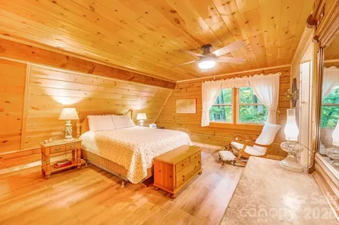 51 Spruce Street Maggie Valley NC 28751