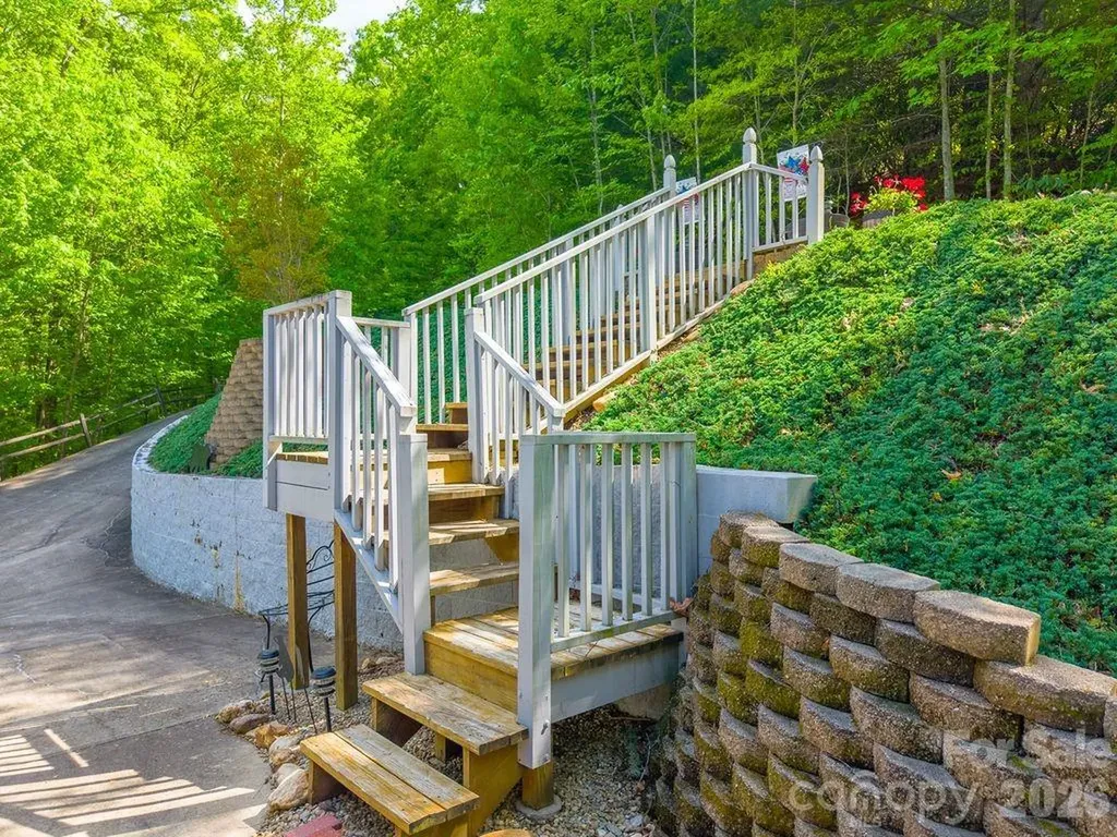 531 Reserve Road Franklin NC 28734