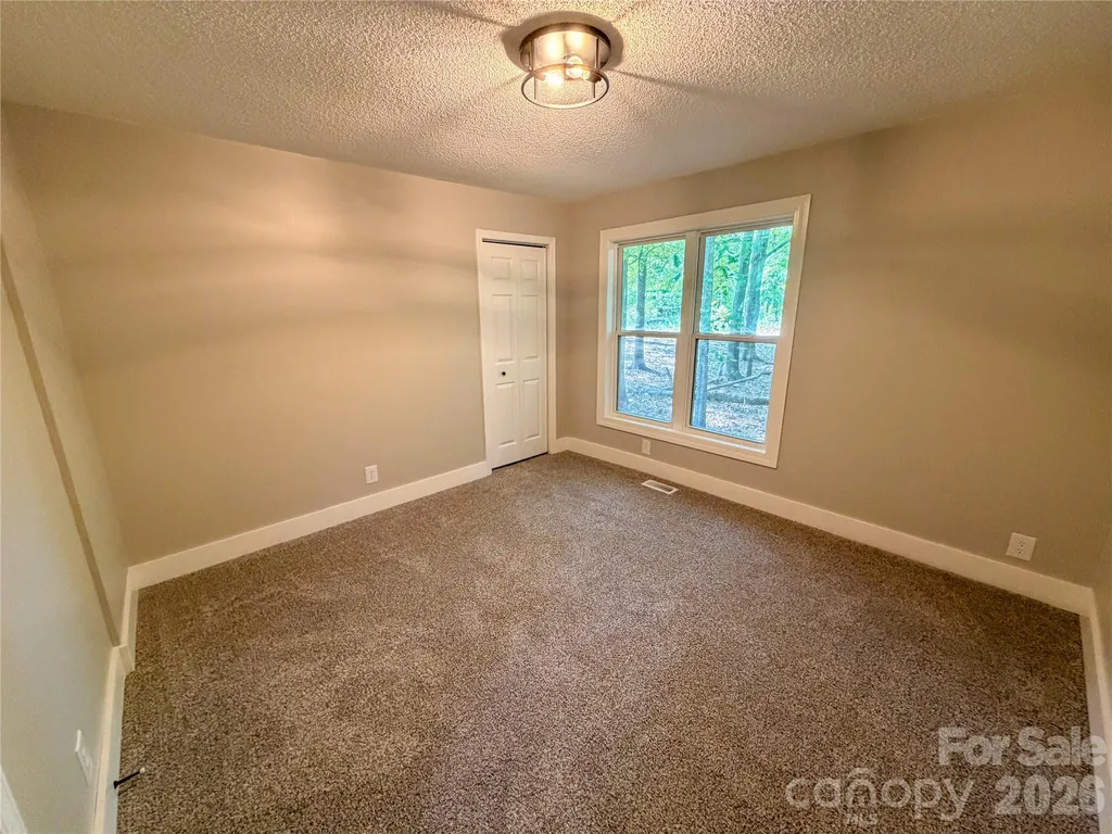3910 Oakwood Circle Iron Station NC 28080