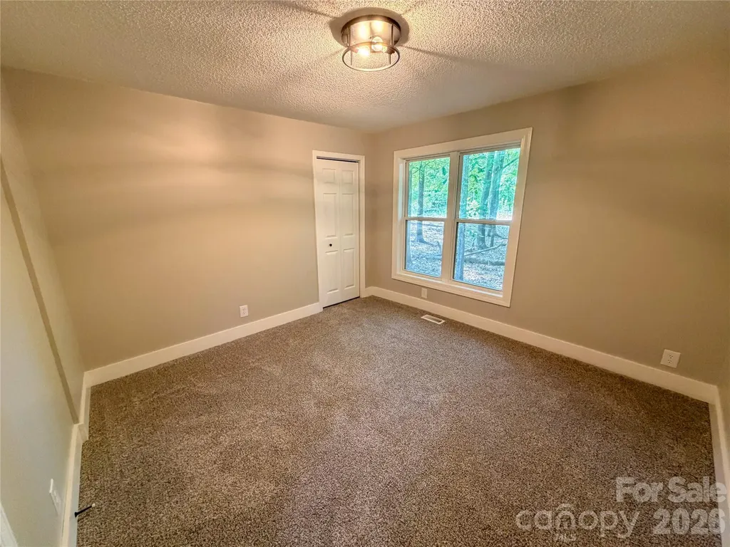 3910 Oakwood Circle Iron Station NC 28080
