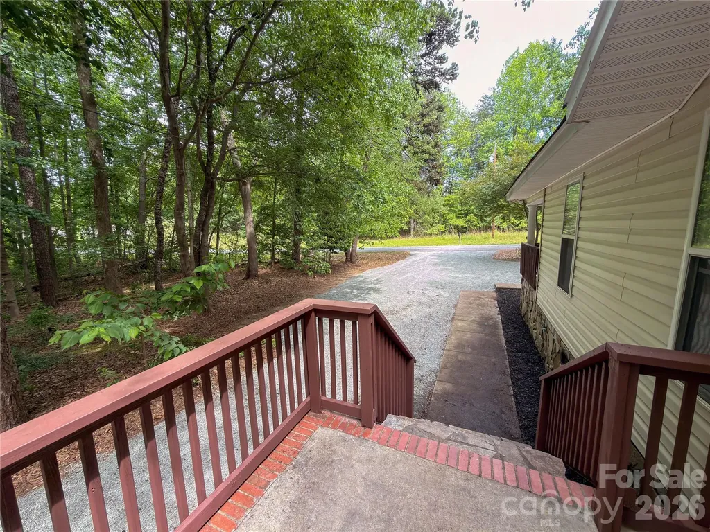 3910 Oakwood Circle Iron Station NC 28080