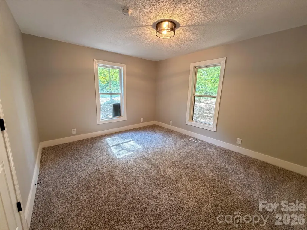 3910 Oakwood Circle Iron Station NC 28080