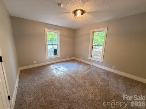 3910 Oakwood Circle Iron Station NC 28080
