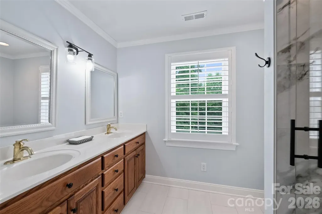9470 Hutchinson Lane Charlotte NC 28216