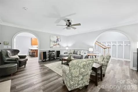 9470 Hutchinson Lane Charlotte NC 28216