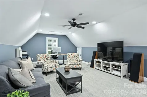 9470 Hutchinson Lane Charlotte NC 28216
