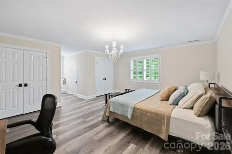 9470 Hutchinson Lane Charlotte NC 28216