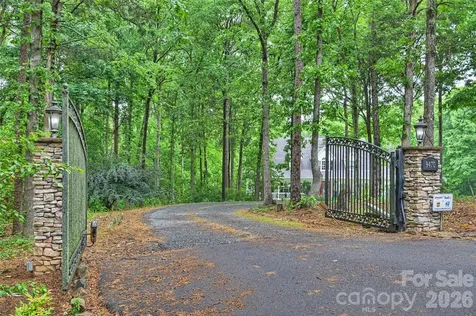 9470 Hutchinson Lane Charlotte NC 28216