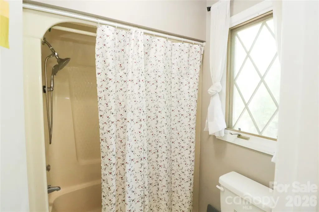 112 Forest Avenue NE Valdese NC 28690