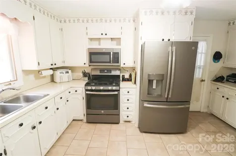 112 Forest Avenue NE Valdese NC 28690
