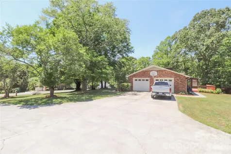 112 Forest Avenue NE Valdese NC 28690