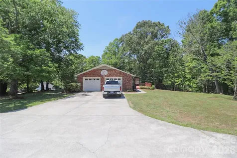 112 Forest Avenue NE Valdese NC 28690