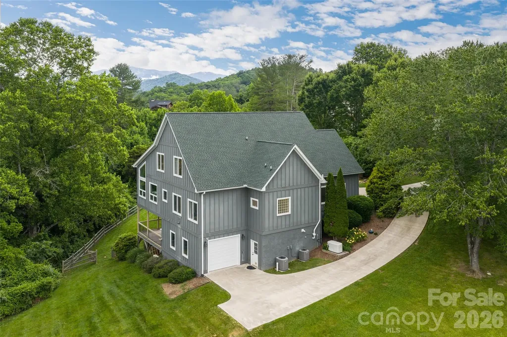 33 Bridle Path Drive Barnardsville NC 28709