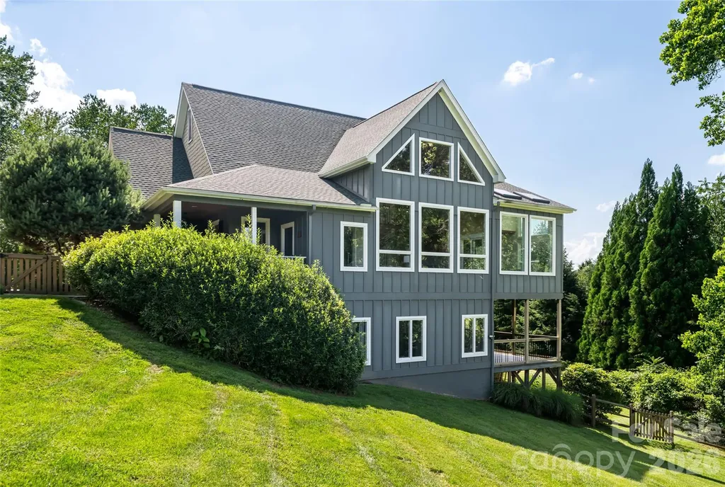 33 Bridle Path Drive Barnardsville NC 28709