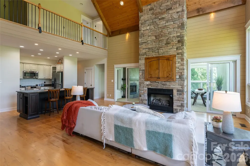33 Bridle Path Drive Barnardsville NC 28709