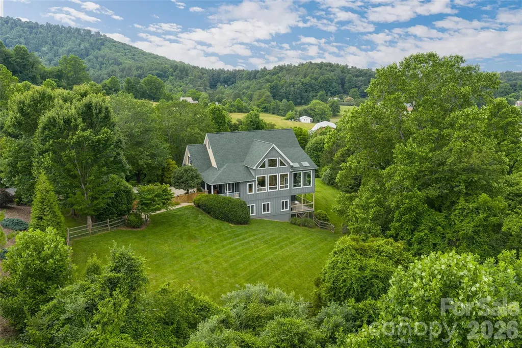 33 Bridle Path Drive Barnardsville NC 28709