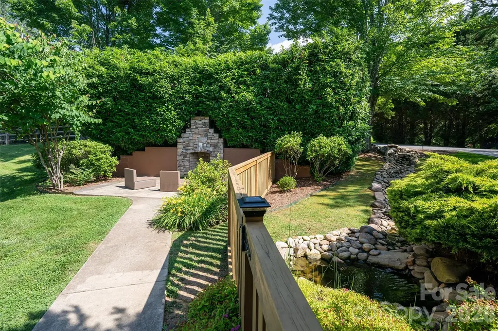 33 Bridle Path Drive Barnardsville NC 28709