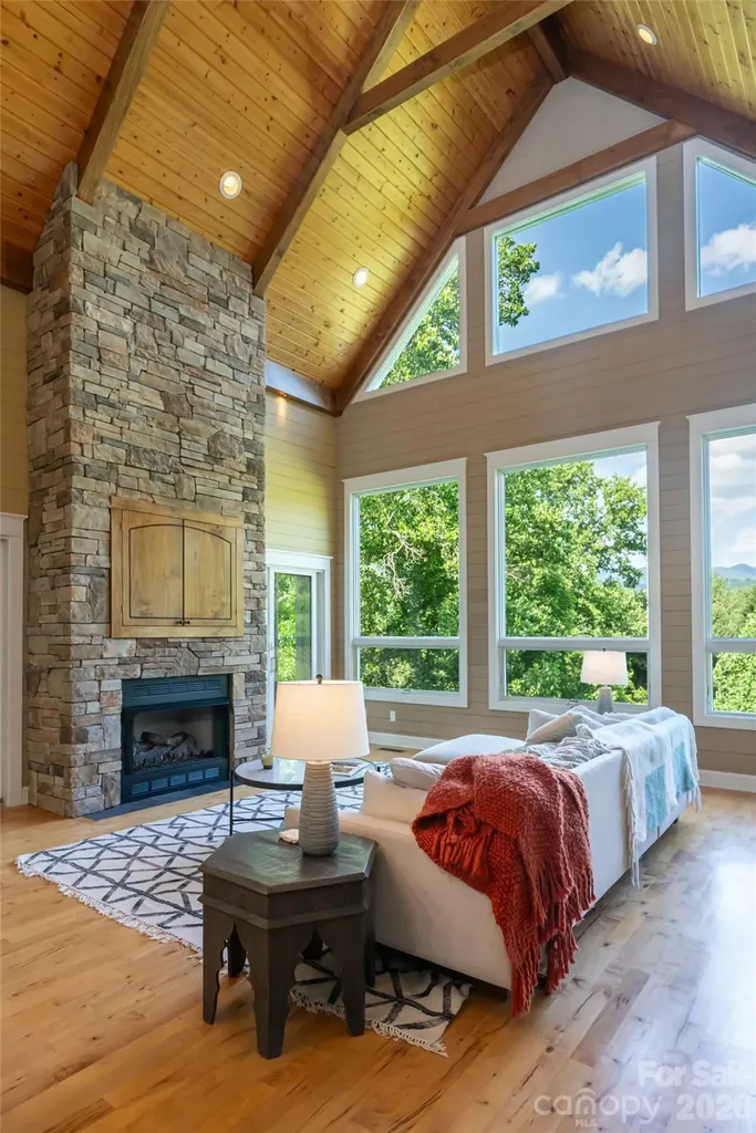 33 Bridle Path Drive Barnardsville NC 28709