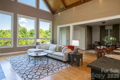 33 Bridle Path Drive Barnardsville NC 28709