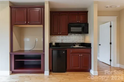 33 Bridle Path Drive Barnardsville NC 28709