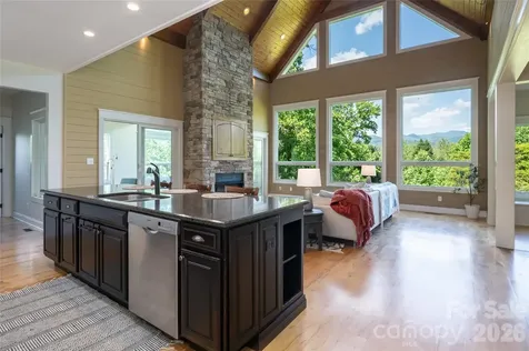 33 Bridle Path Drive Barnardsville NC 28709
