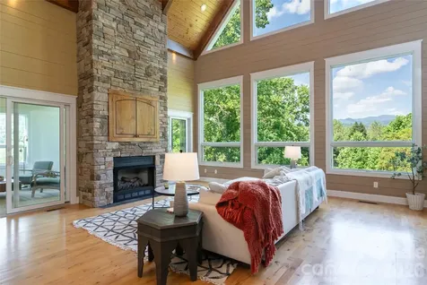 33 Bridle Path Drive Barnardsville NC 28709