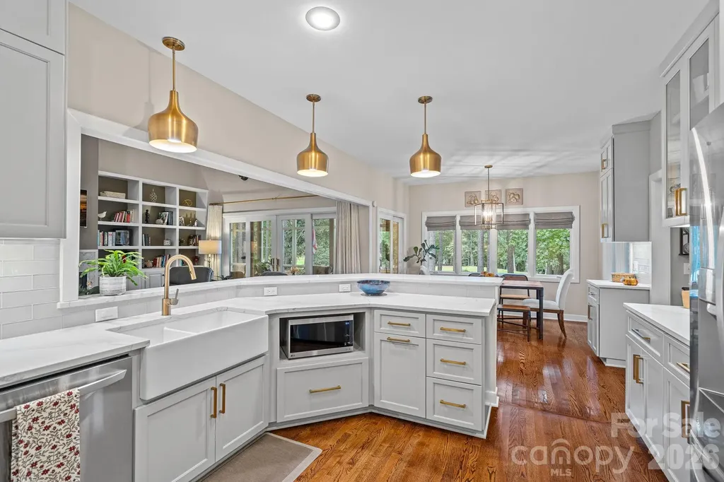176 Yadkin Falls Road New London NC 28127