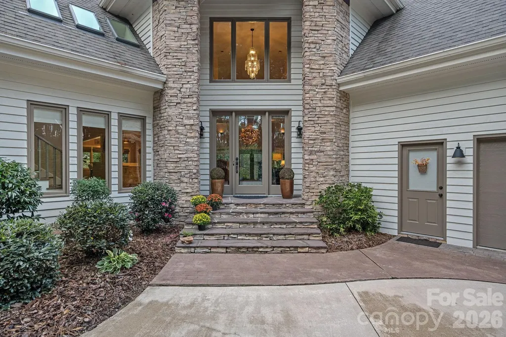 176 Yadkin Falls Road New London NC 28127