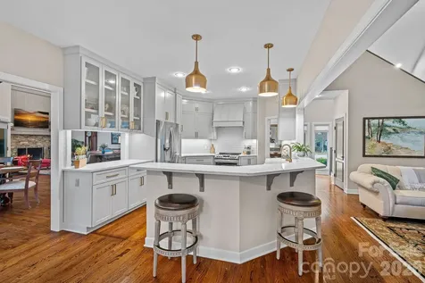 176 Yadkin Falls Road New London NC 28127