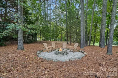 176 Yadkin Falls Road New London NC 28127