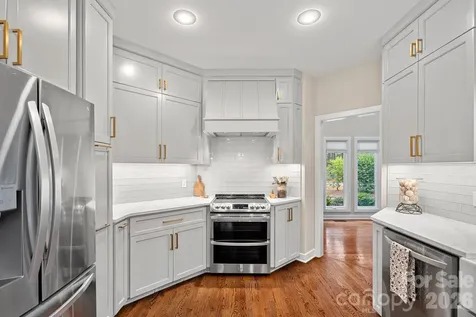176 Yadkin Falls Road New London NC 28127