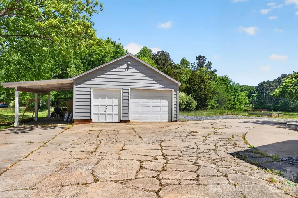 581 Hicks Creek Road Troutman NC 28166