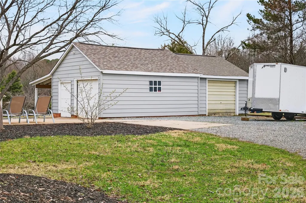 581 Hicks Creek Road Troutman NC 28166
