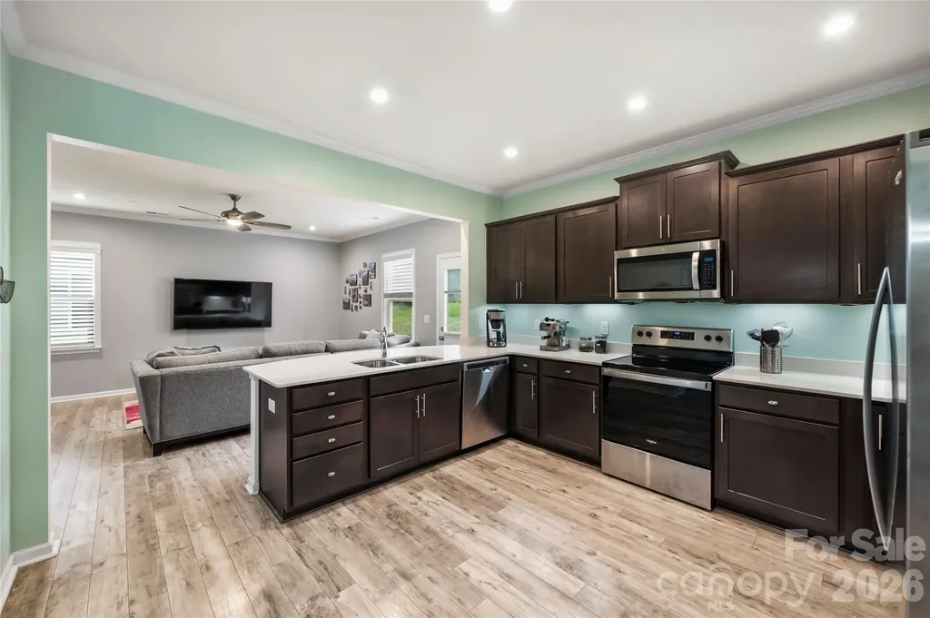1530 Starmount Cove Lane Charlotte NC 28210