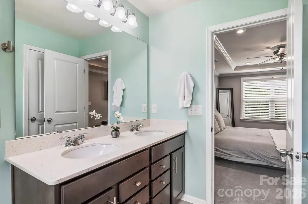 1530 Starmount Cove Lane Charlotte NC 28210