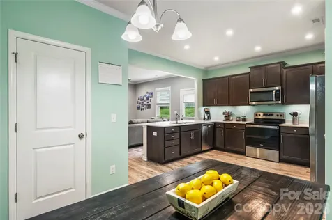 1530 Starmount Cove Lane Charlotte NC 28210