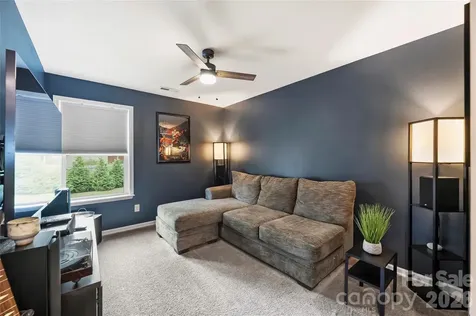 1530 Starmount Cove Lane Charlotte NC 28210