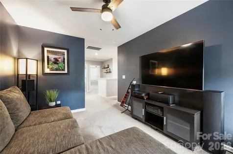1530 Starmount Cove Lane Charlotte NC 28210