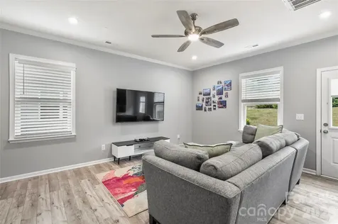 1530 Starmount Cove Lane Charlotte NC 28210