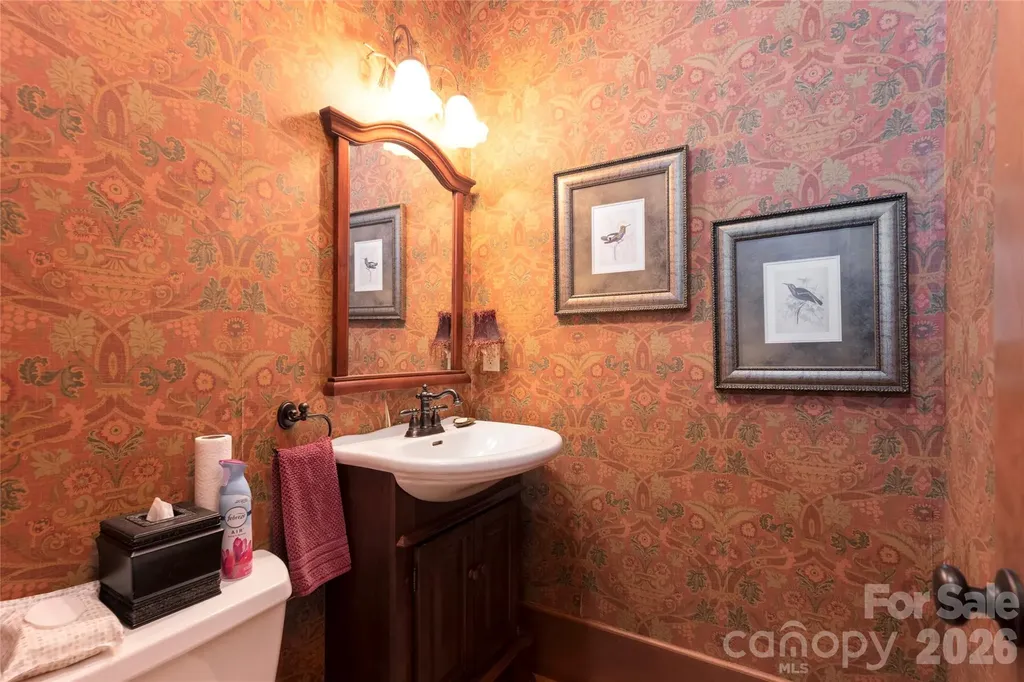 601 Hawk Mountain Road Lake Toxaway NC 28747