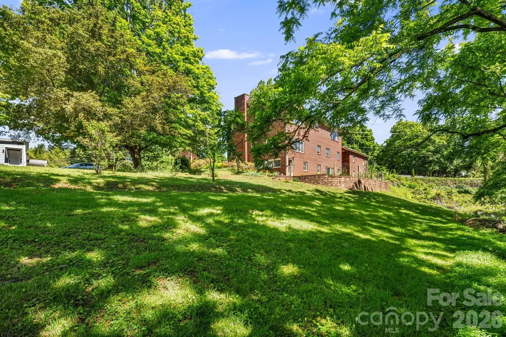 284 Chestnut Street Mars Hill NC 28754