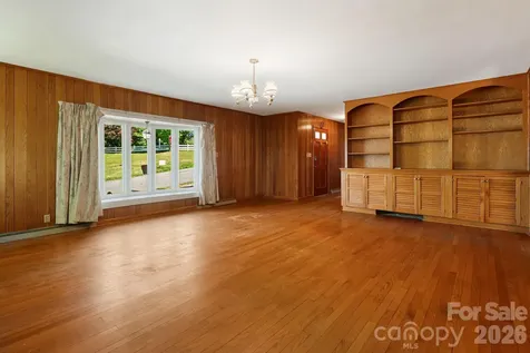 284 Chestnut Street Mars Hill NC 28754