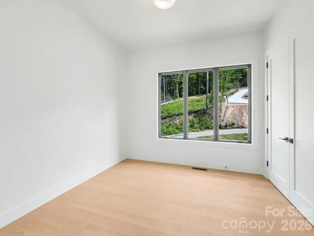 18 Erin Glen Court Fairview NC 28730