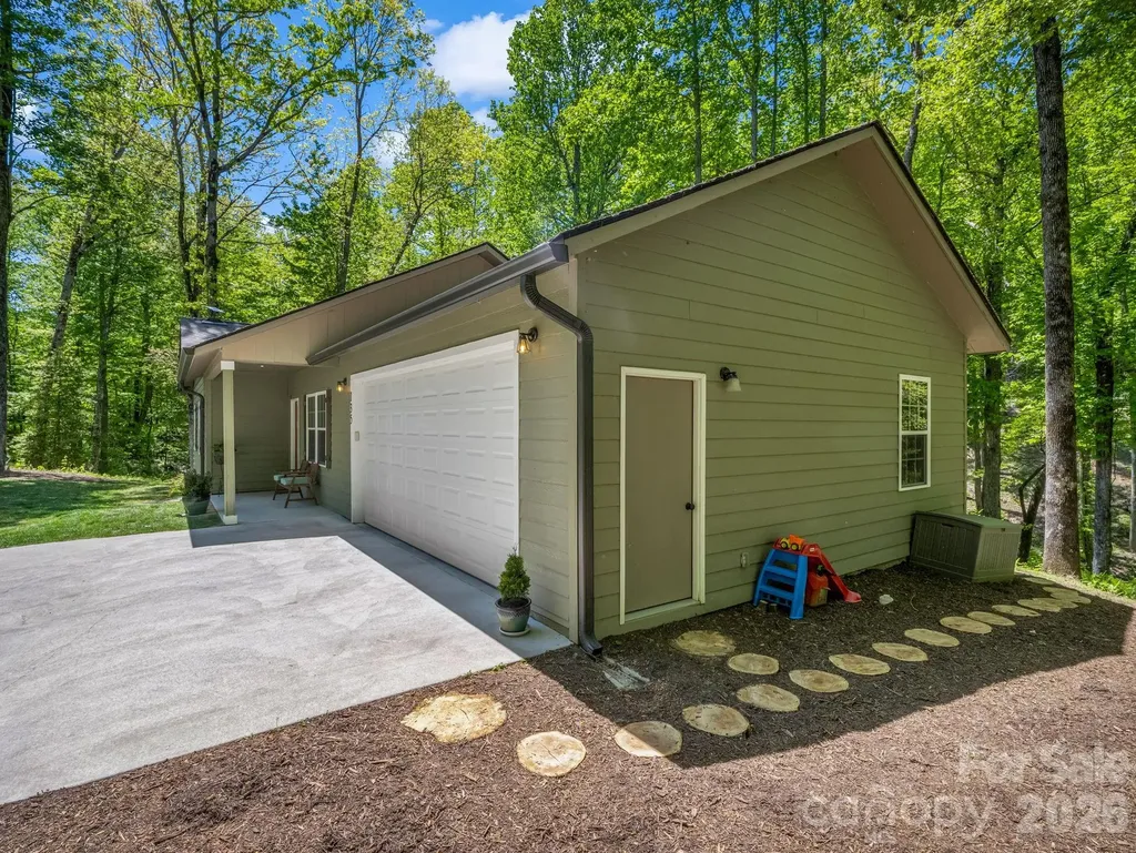 135 Half Moon Lane Brevard NC 28712