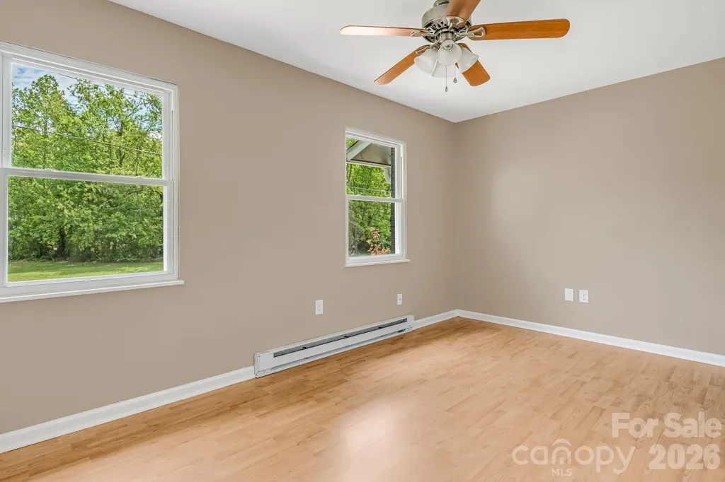 82 Lees Creek Road Asheville NC 28806