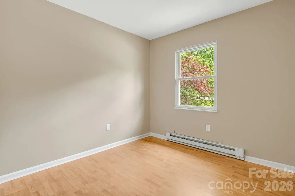 82 Lees Creek Road Asheville NC 28806