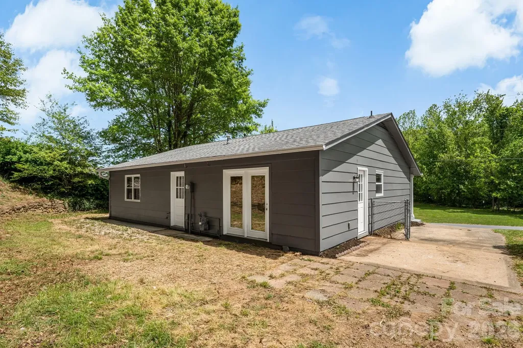 82 Lees Creek Road Asheville NC 28806