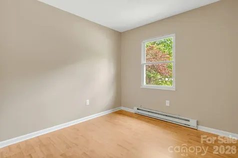 82 Lees Creek Road Asheville NC 28806